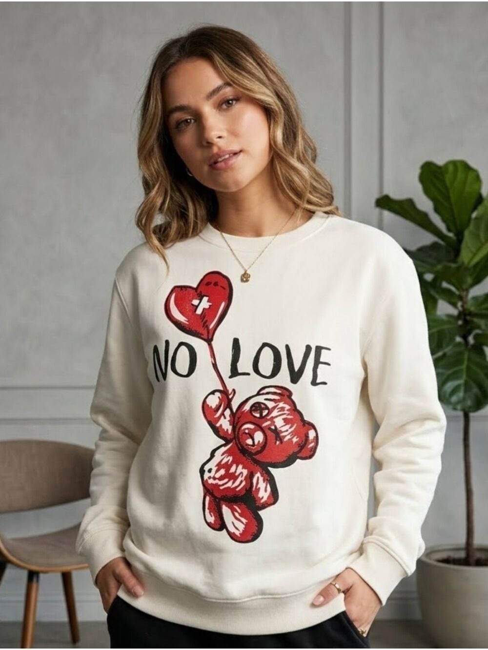 "No Love" Teddy Bear Graphic Crewneck Sweatshirt Cream White Size Small